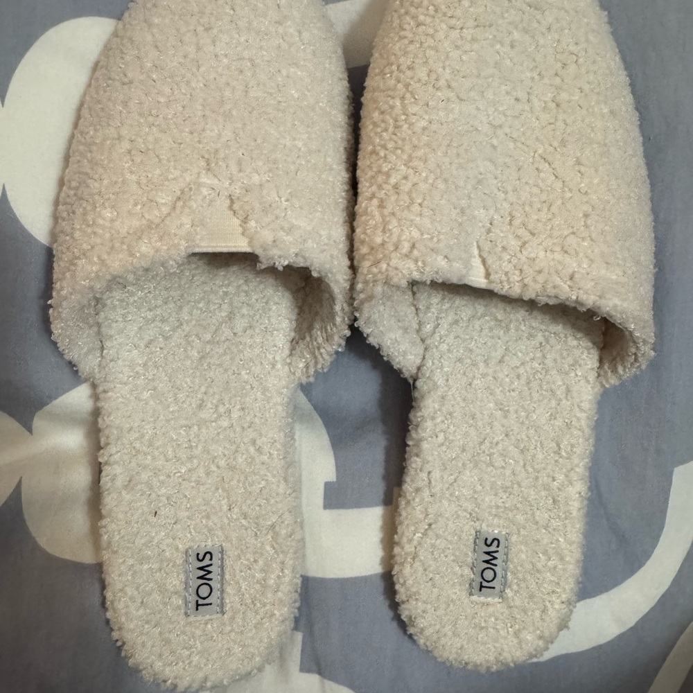 TOMS White Fuzzy Footwear